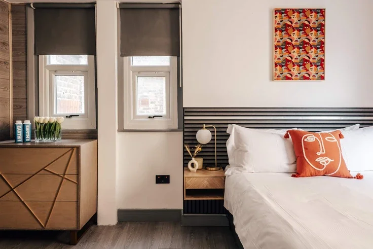 Flat Earl's Court Road in Greater London