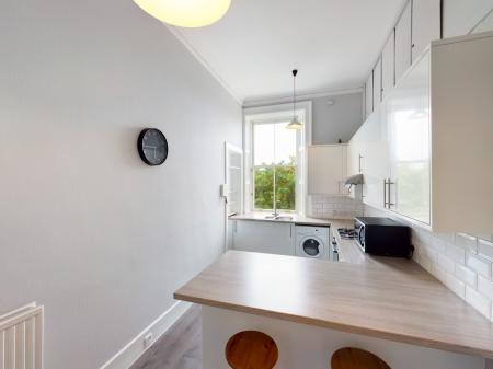 Flat Learmonth Gardens in City of Edinburgh