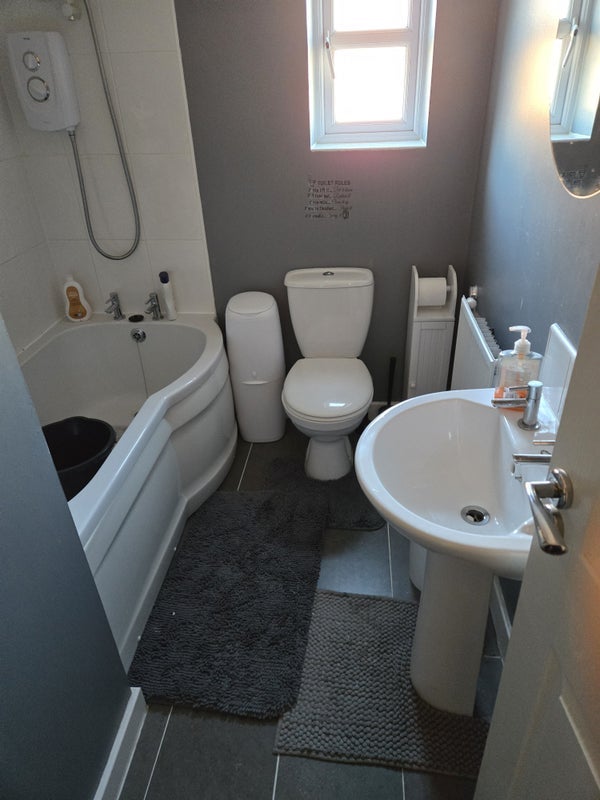 Room Highfield Road in Huyton