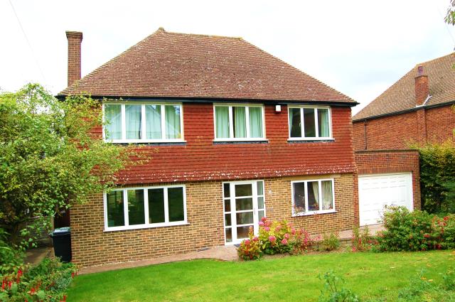 House Amersham Hill Gardens in High Wycombe
