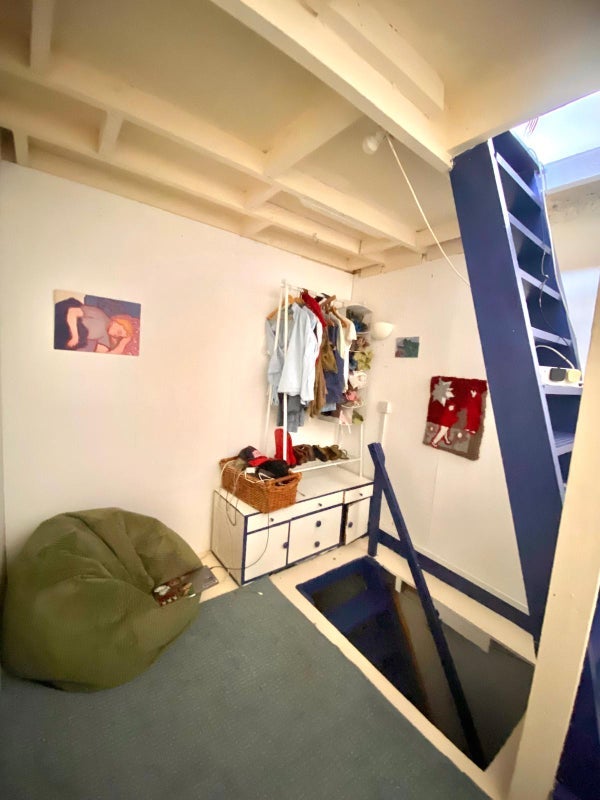 Room Ashfield Road in Greater London