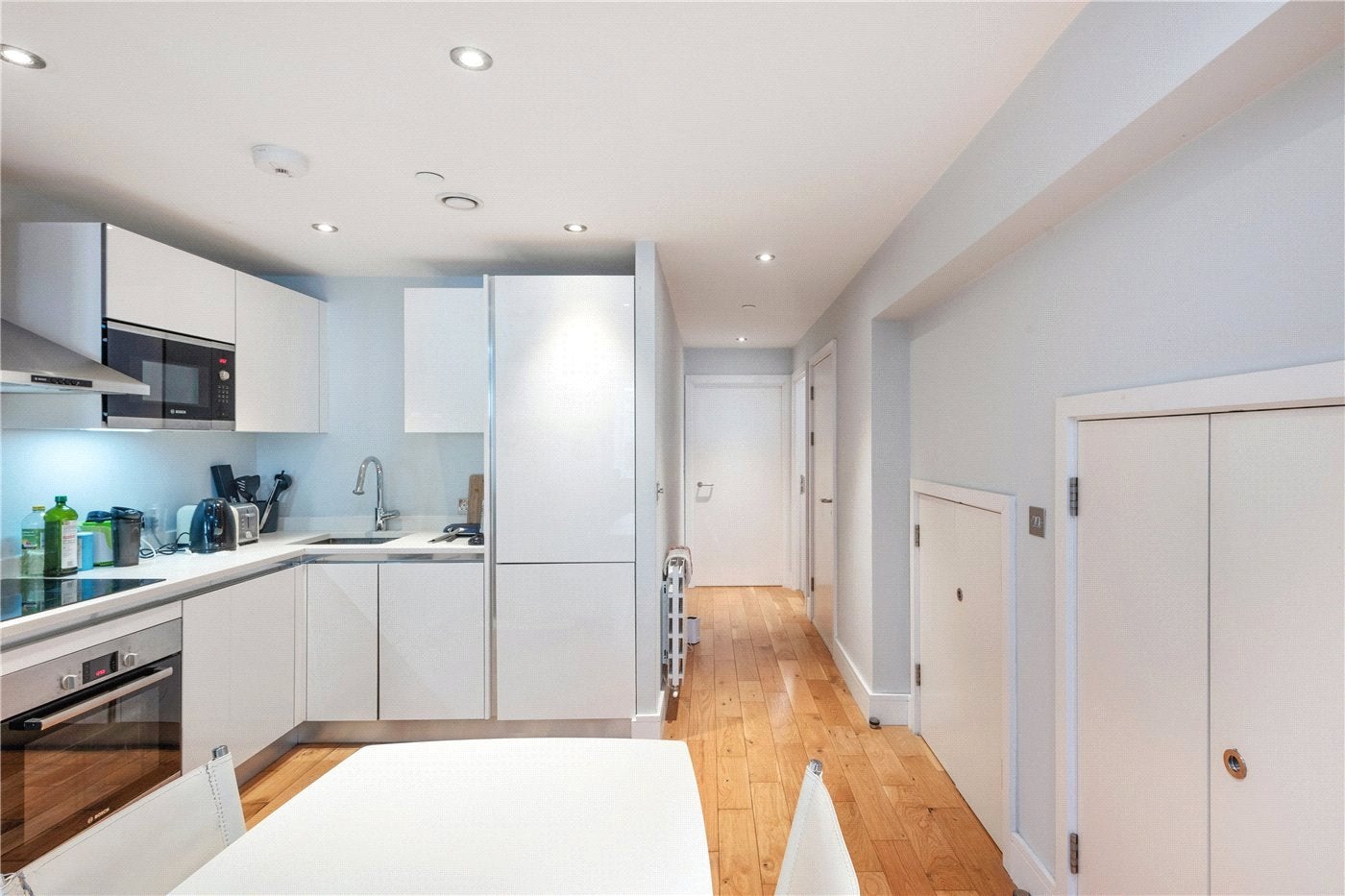 Flat Alie Street in Greater London