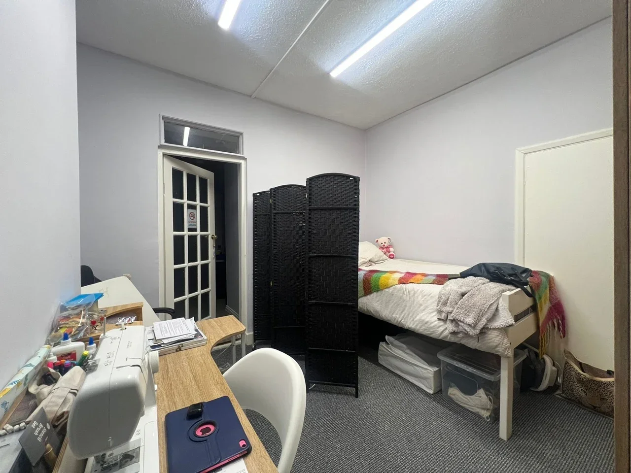 Flat Garratt Lane in Greater London