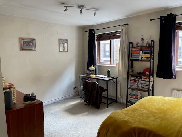 Room Wapping Wall in Greater London