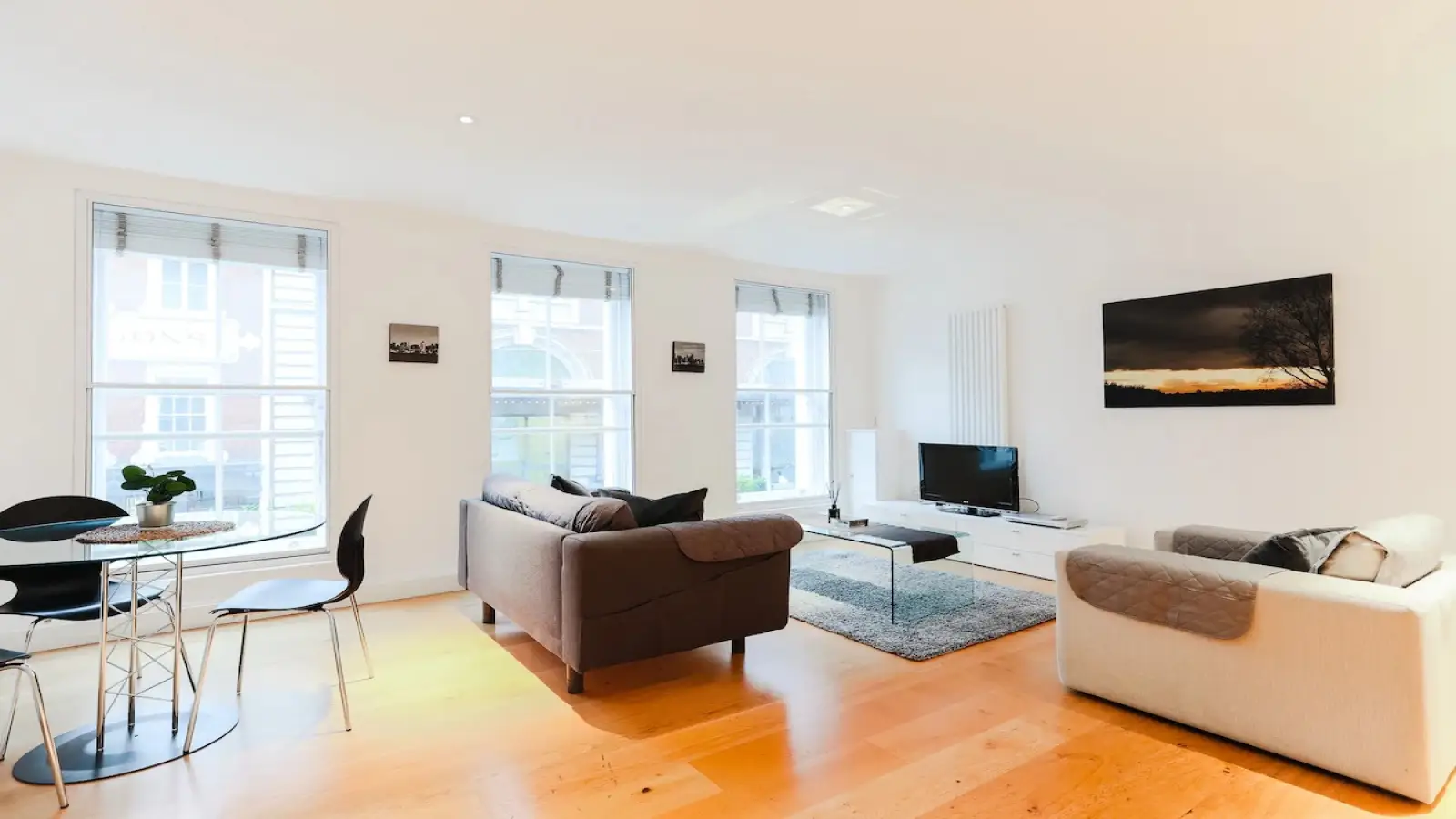 Flat Wellington Street in City of Westminster