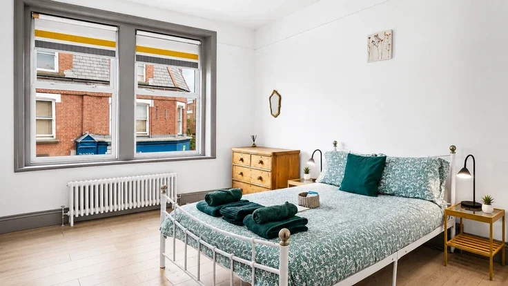 Flat Heath Road in Greater London