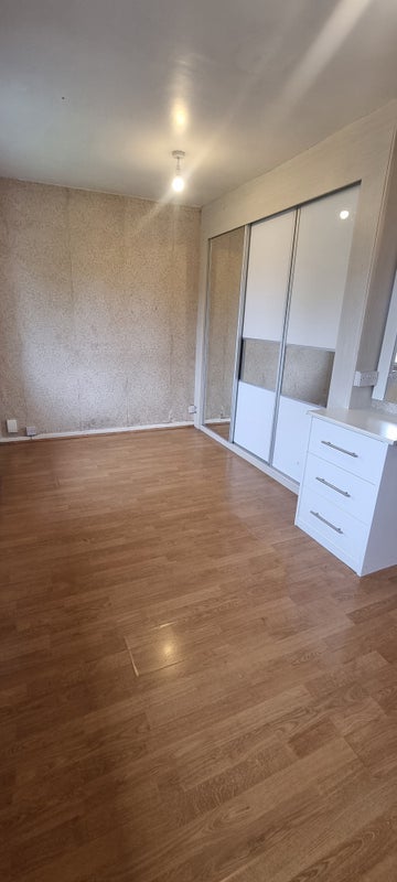 Room Bracondale Road in Greater London