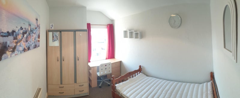 Room Avenue Road in Rugby