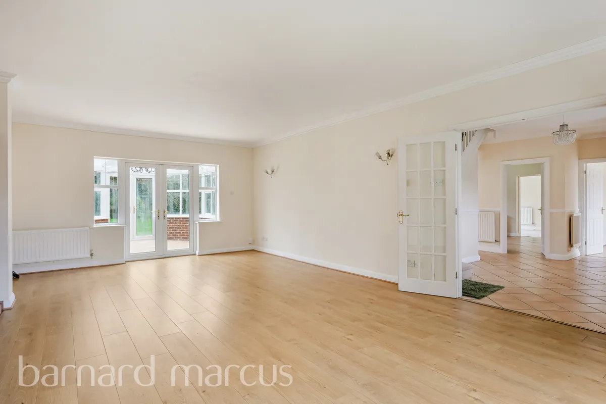 House Heathside Place in Reigate and Banstead