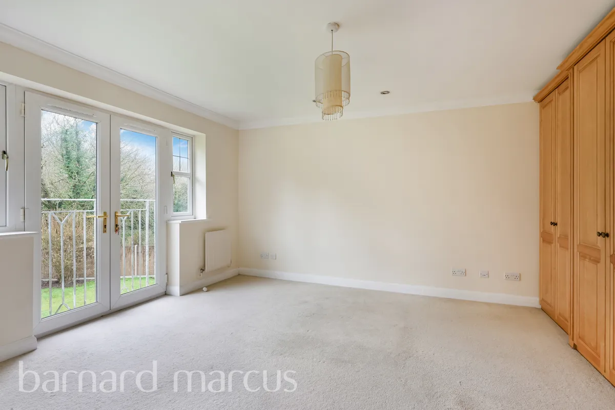 House Heathside Place in Reigate and Banstead