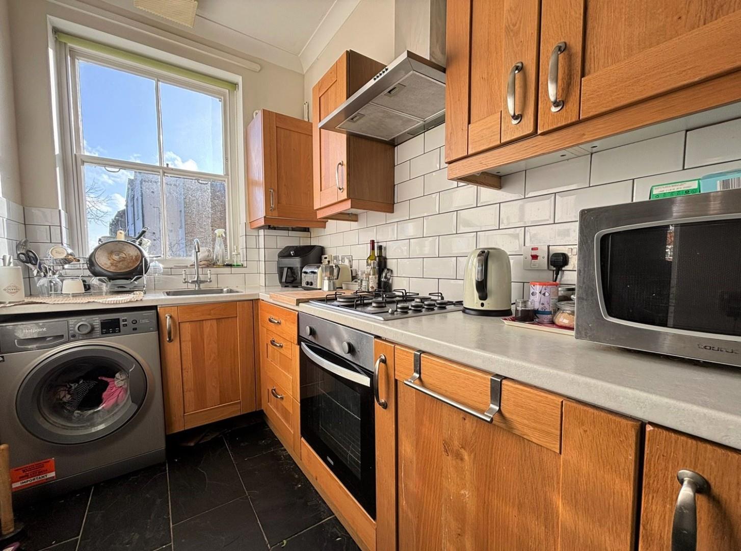 Flat Belvedere Road in Greater London