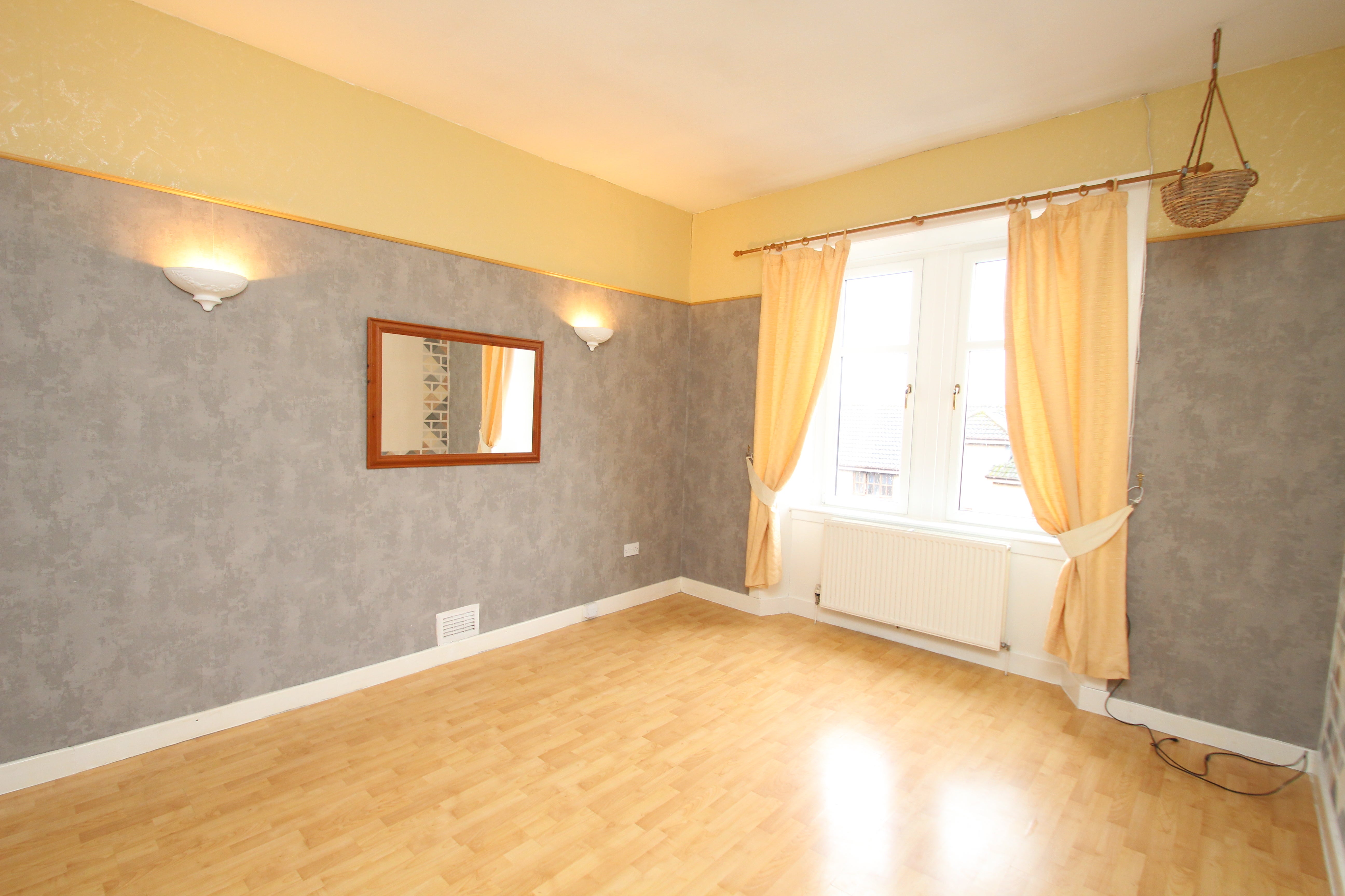 Flat Greenlaw Road in Glasgow