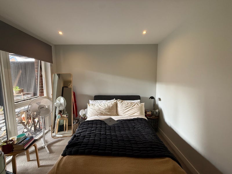 Flat Tyssen Street in Greater London