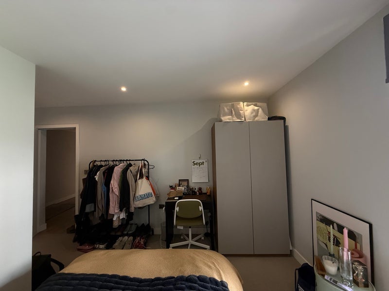 Flat Tyssen Street in Greater London