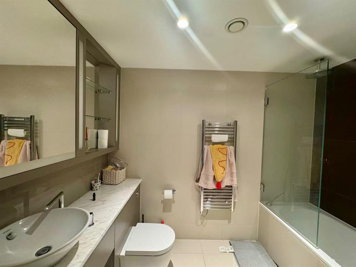 Flat Rosewood Walk in City of Westminster