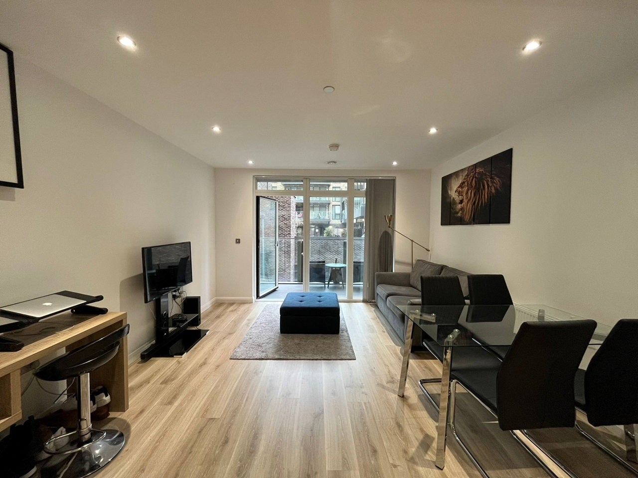 Flat Madeira Street in Greater London