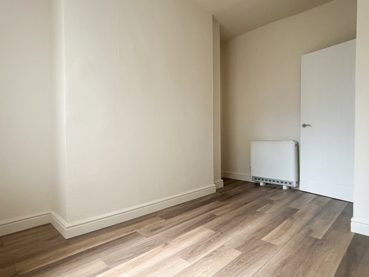 Flat Somerset Place in Gloucester