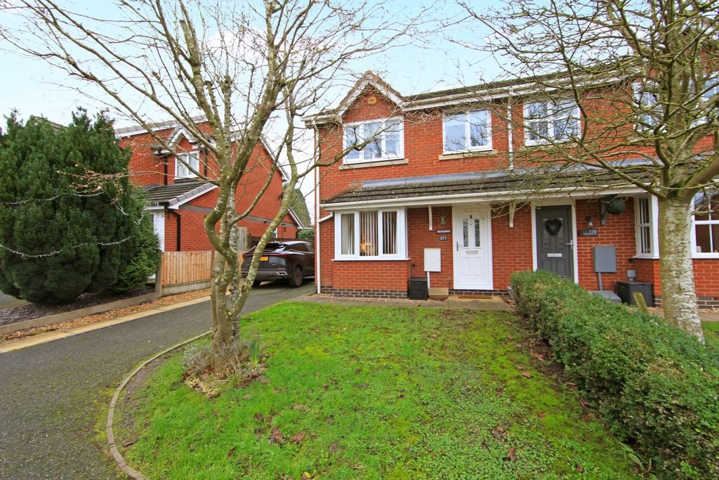 House Cornflower Grove in Telford
