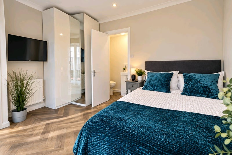 Room Chalklands in Greater London