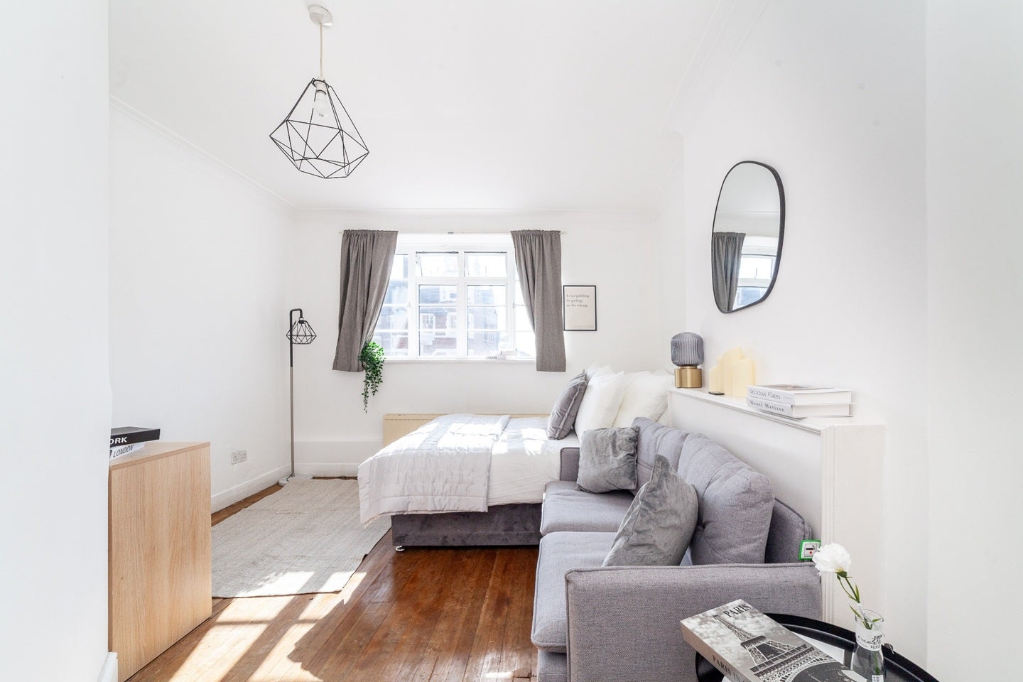 Room Streatham High Road in Greater London