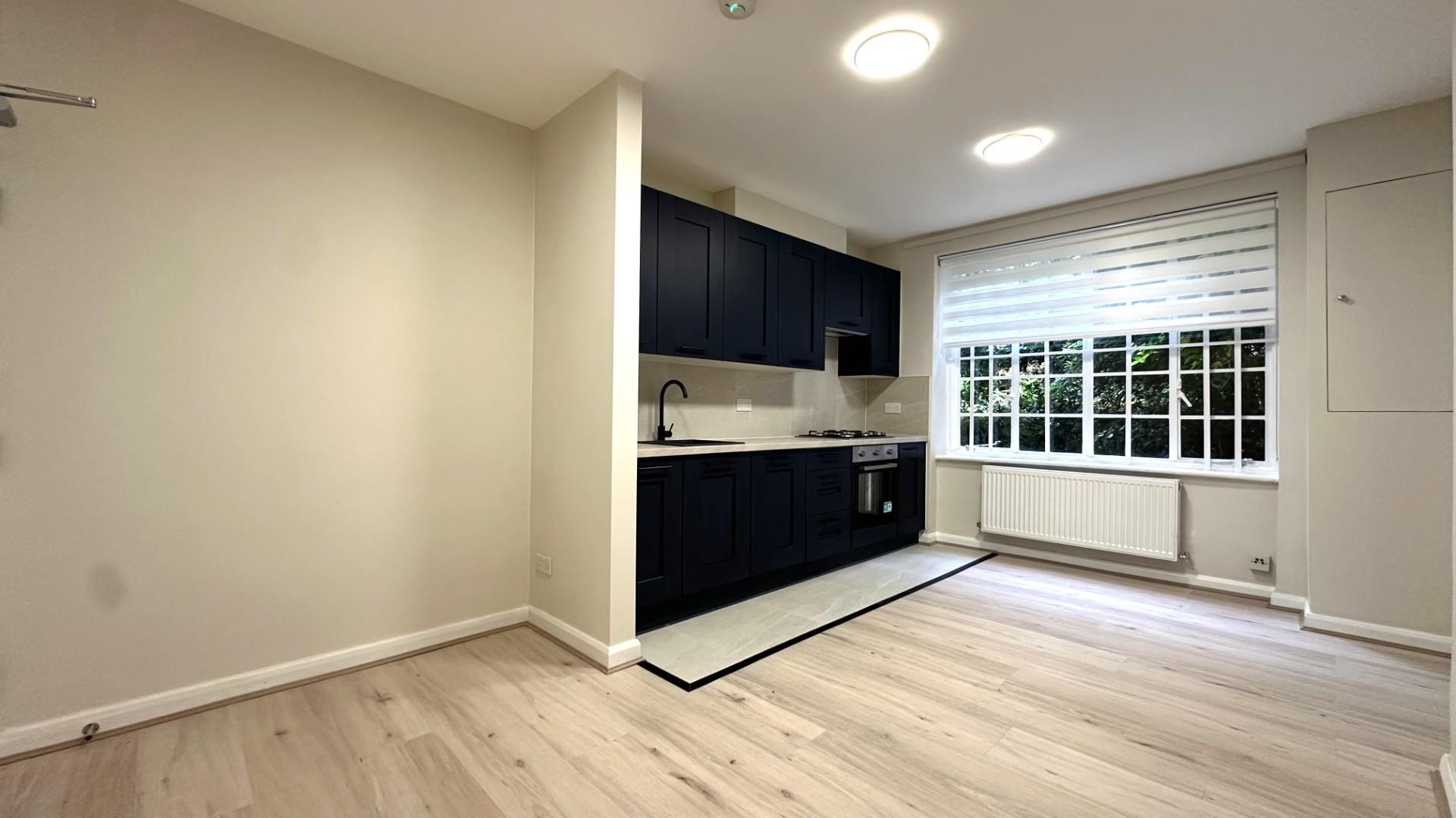 Flat Colney Hatch Lane in Greater London