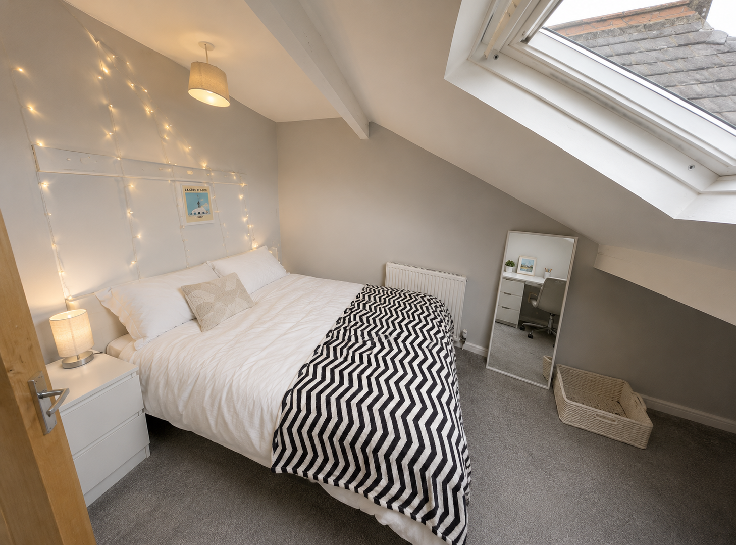 Flat Estcourt Terrace in Leeds