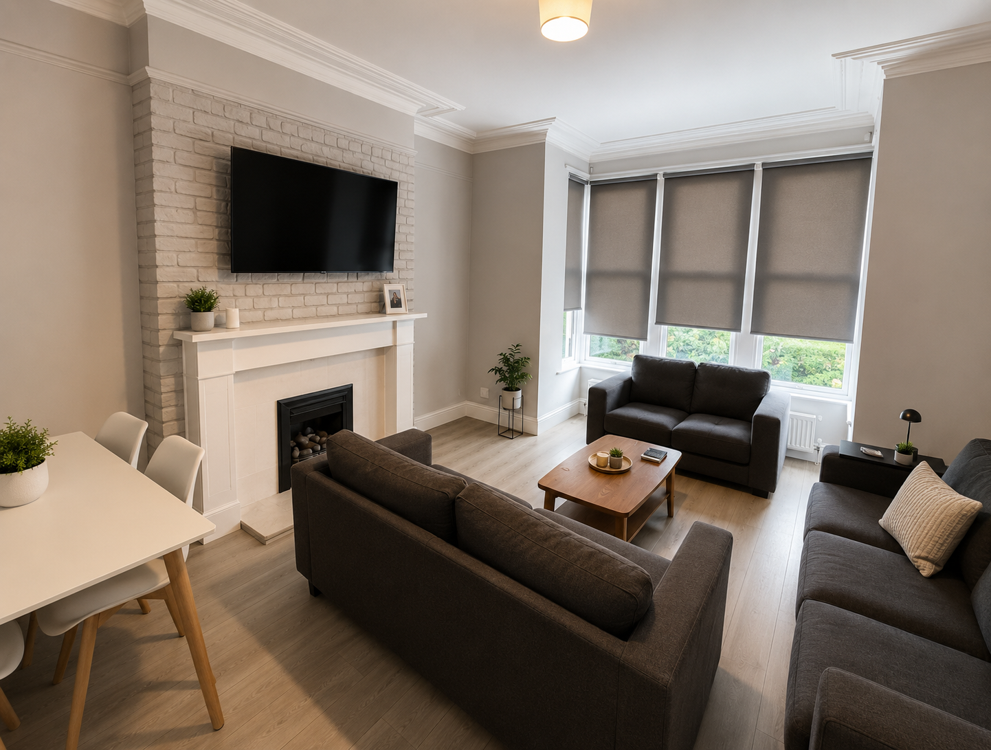 Flat Estcourt Terrace in Leeds