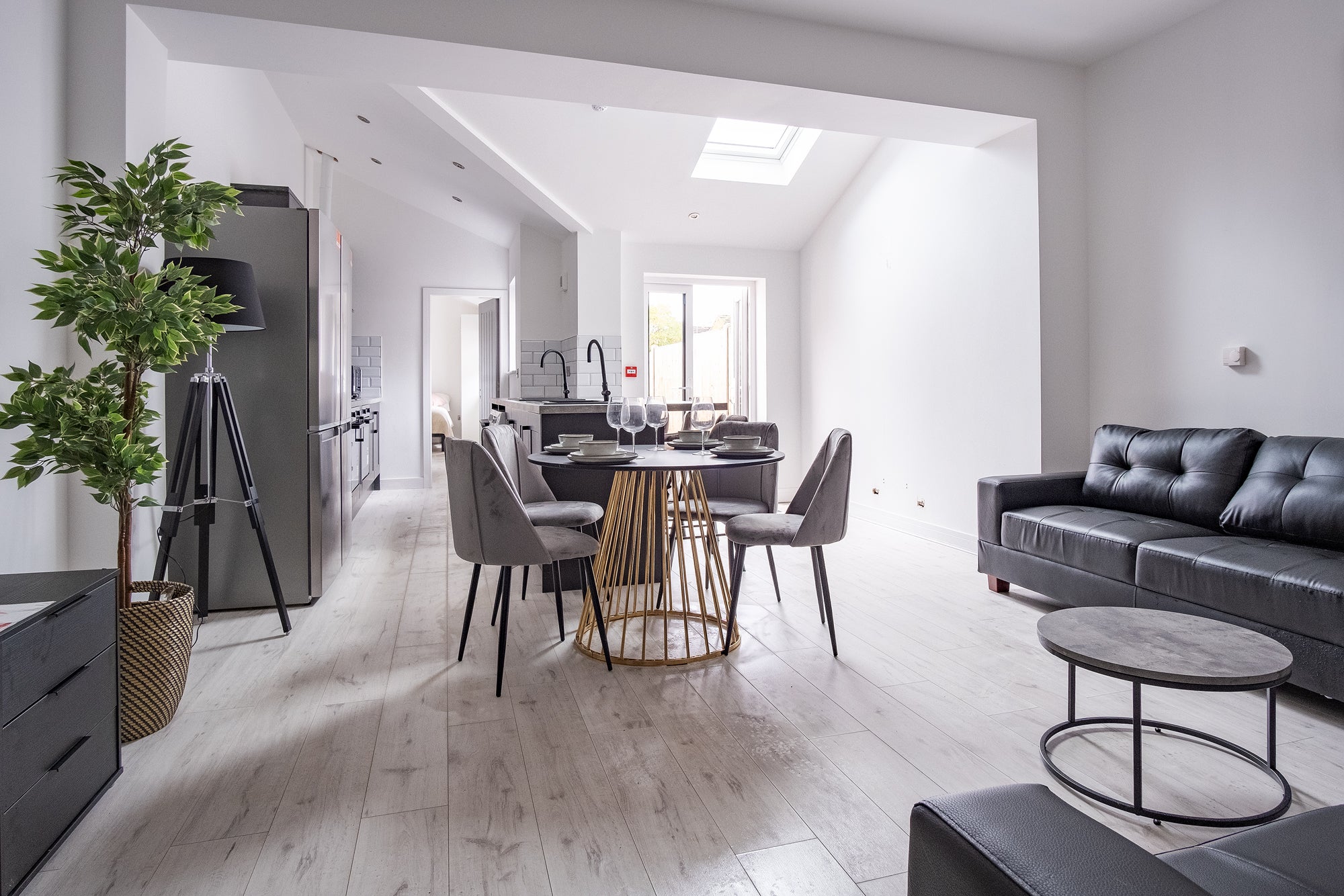 Room Boultham Avenue in Lincoln