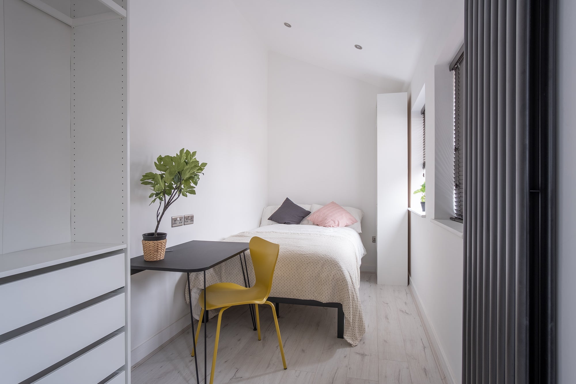 Room Boultham Avenue in Lincoln