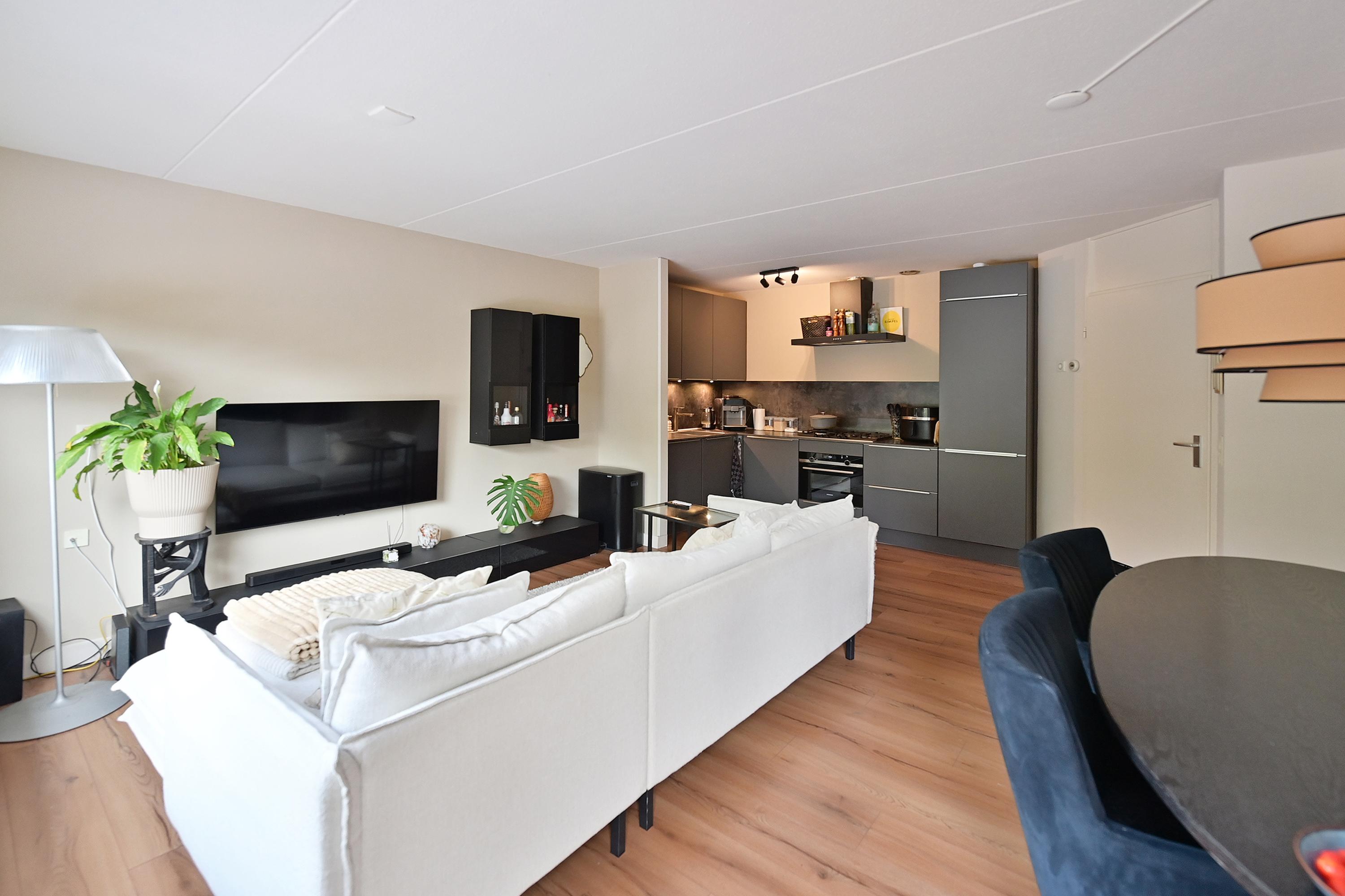 Appartement te koop: Westkade 72, Huizen