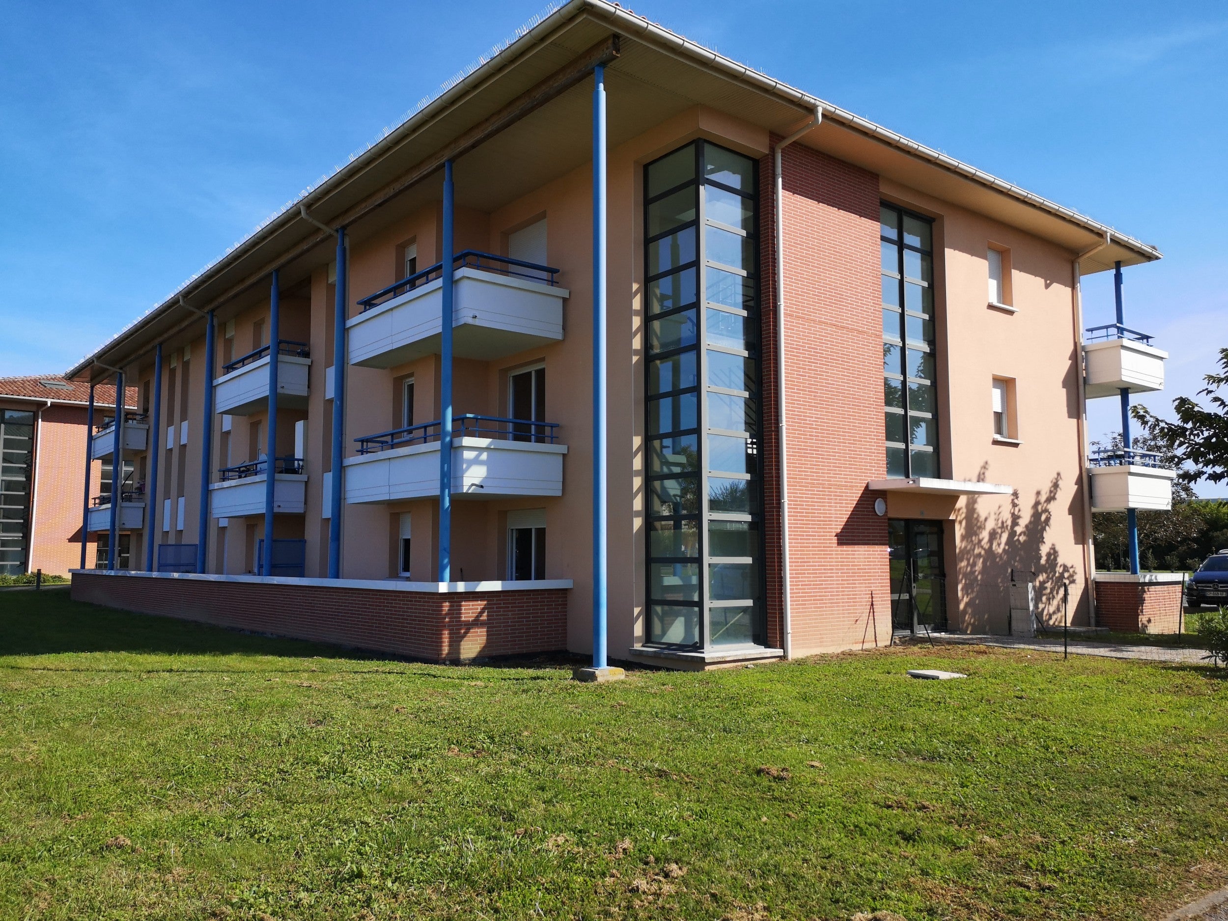 Flat Avenue du Grand Bois in La Salvetat-Saint-Gilles