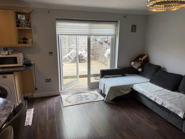 Flat Swanfield Road in Waltham Cross