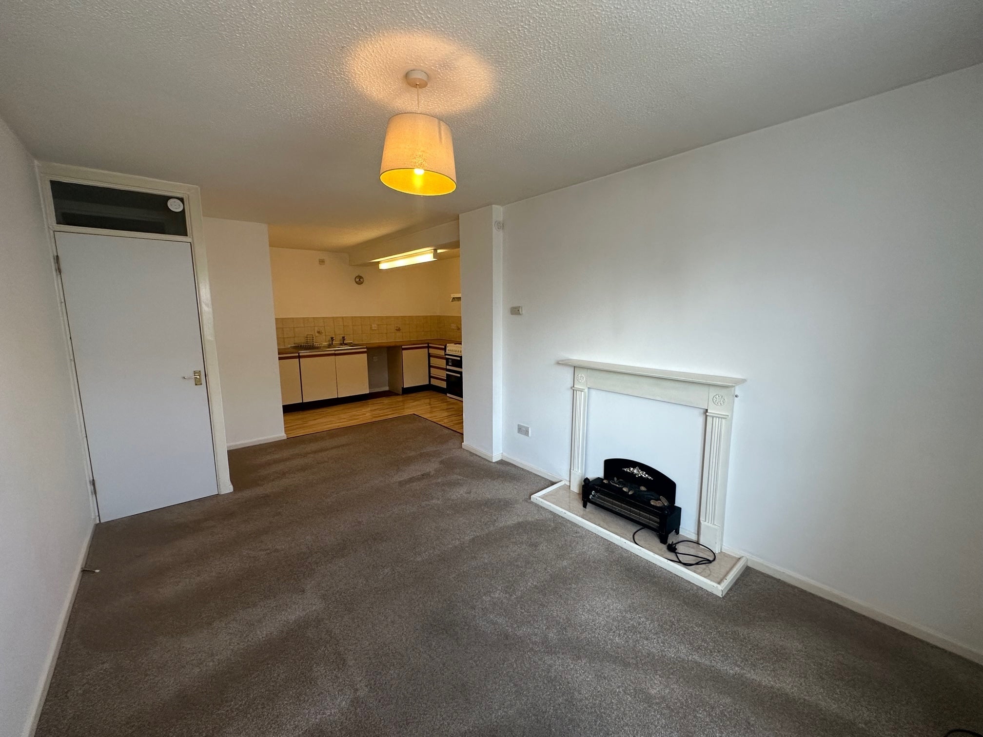 Flat Robin Hill Lane in Durrington