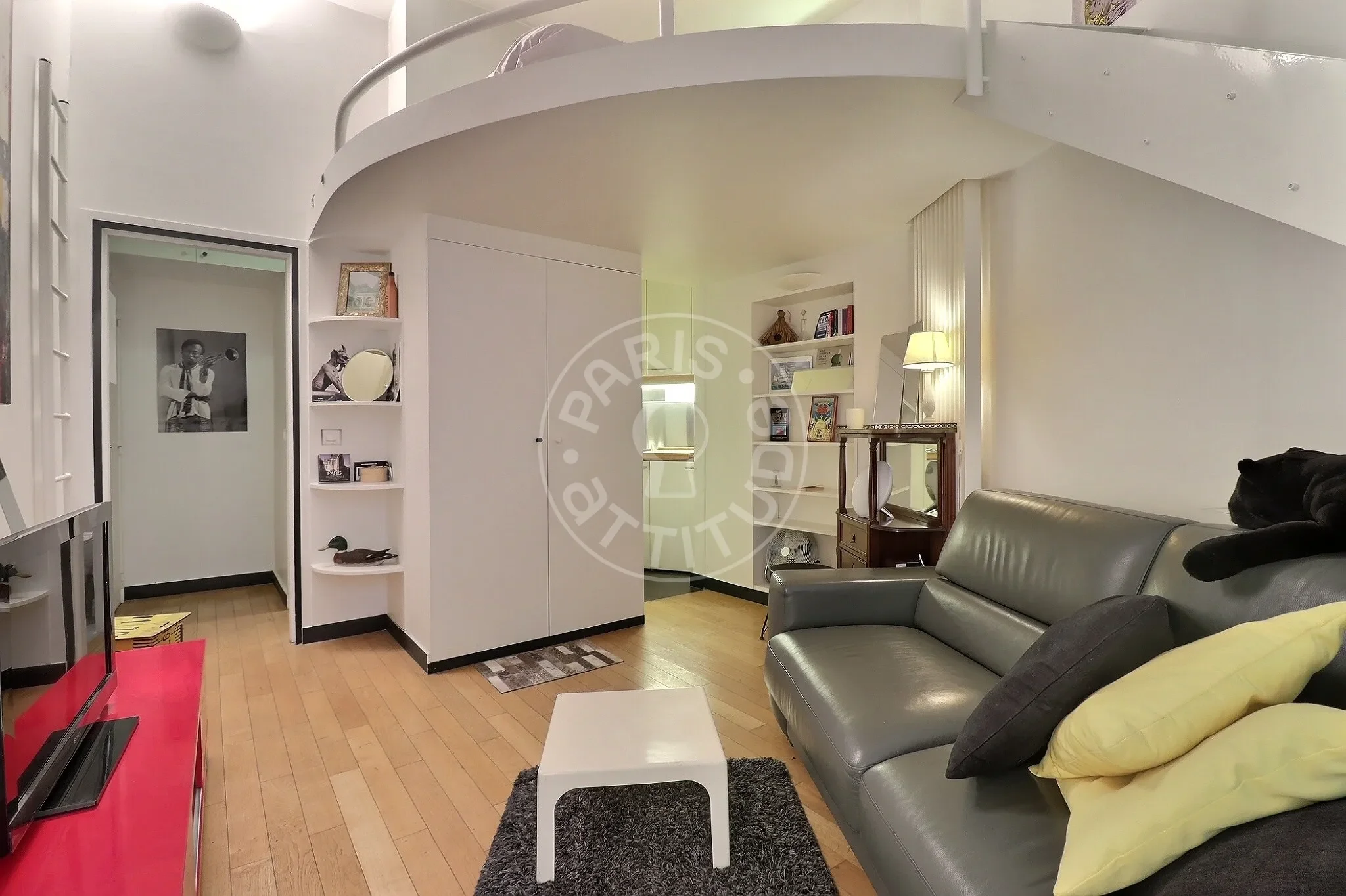 Appartement Rue du Cloître Notre-Dame à Paris