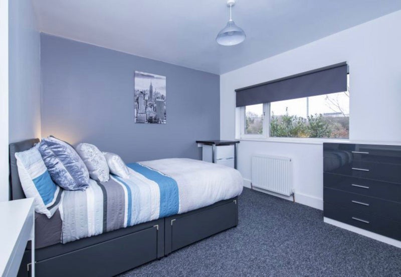 Room Gerard Avenue in Coventry