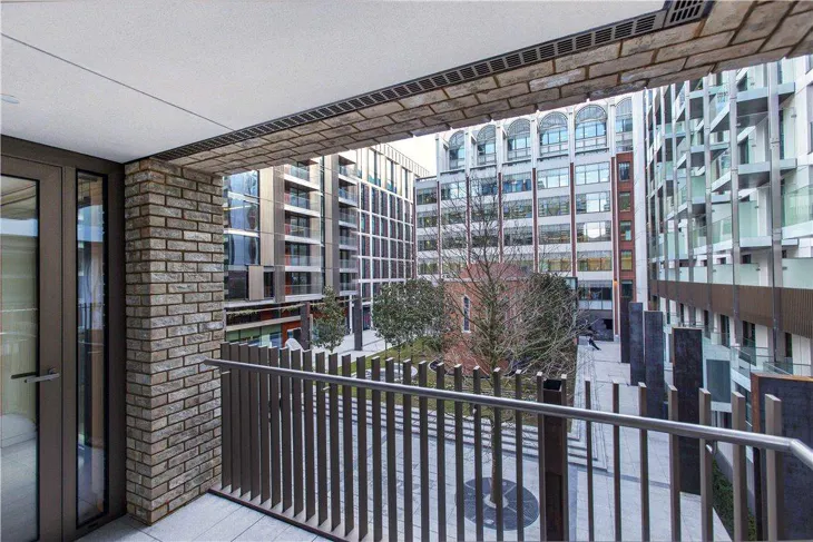 Flat Pearson Square in City of Westminster