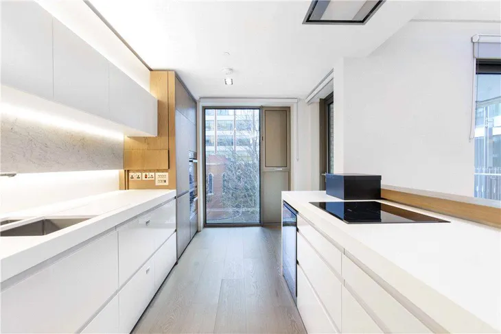 Flat Pearson Square in City of Westminster