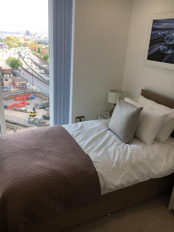 Room High Street in Greater London