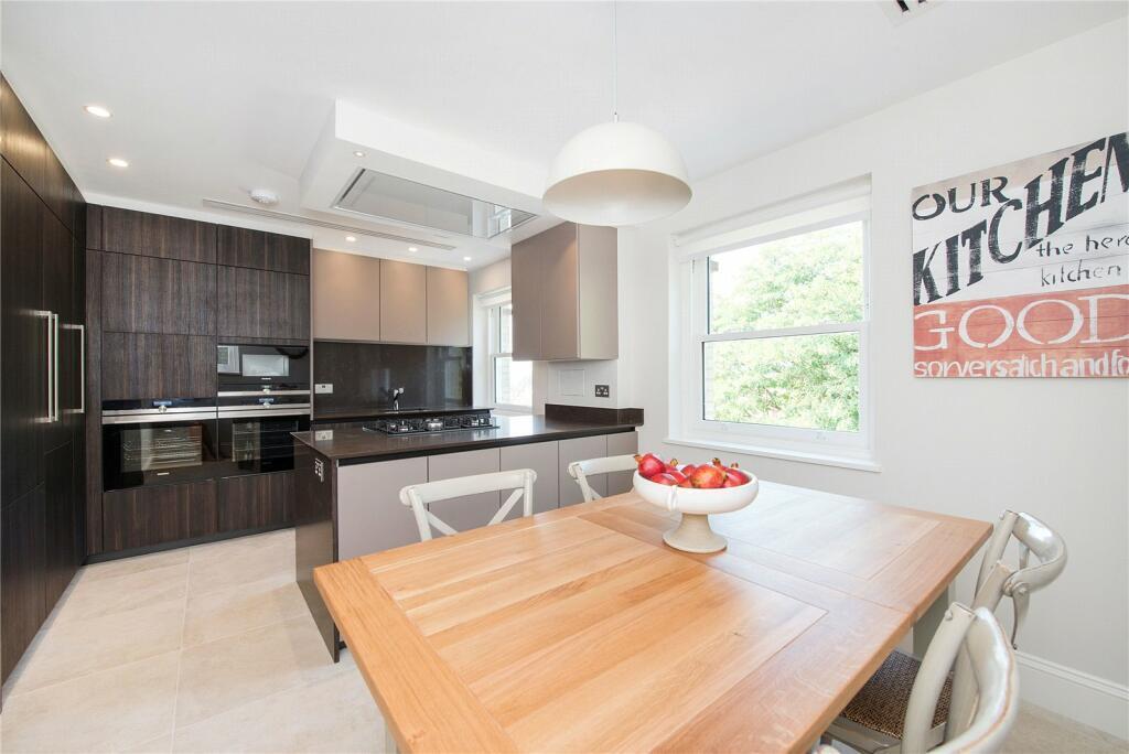 Flat Arkwright Road in Greater London