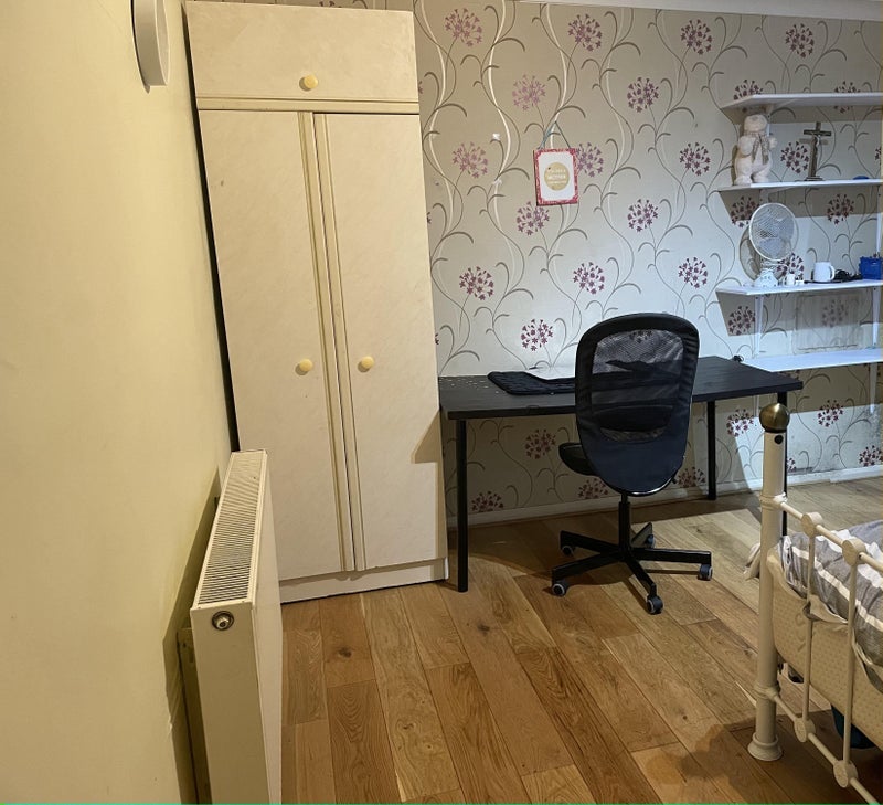 Room Borough Crescent in Sandwell