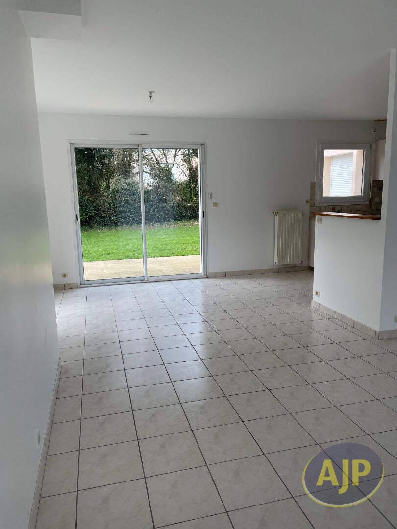 House D 147 in Selles-Saint-Denis