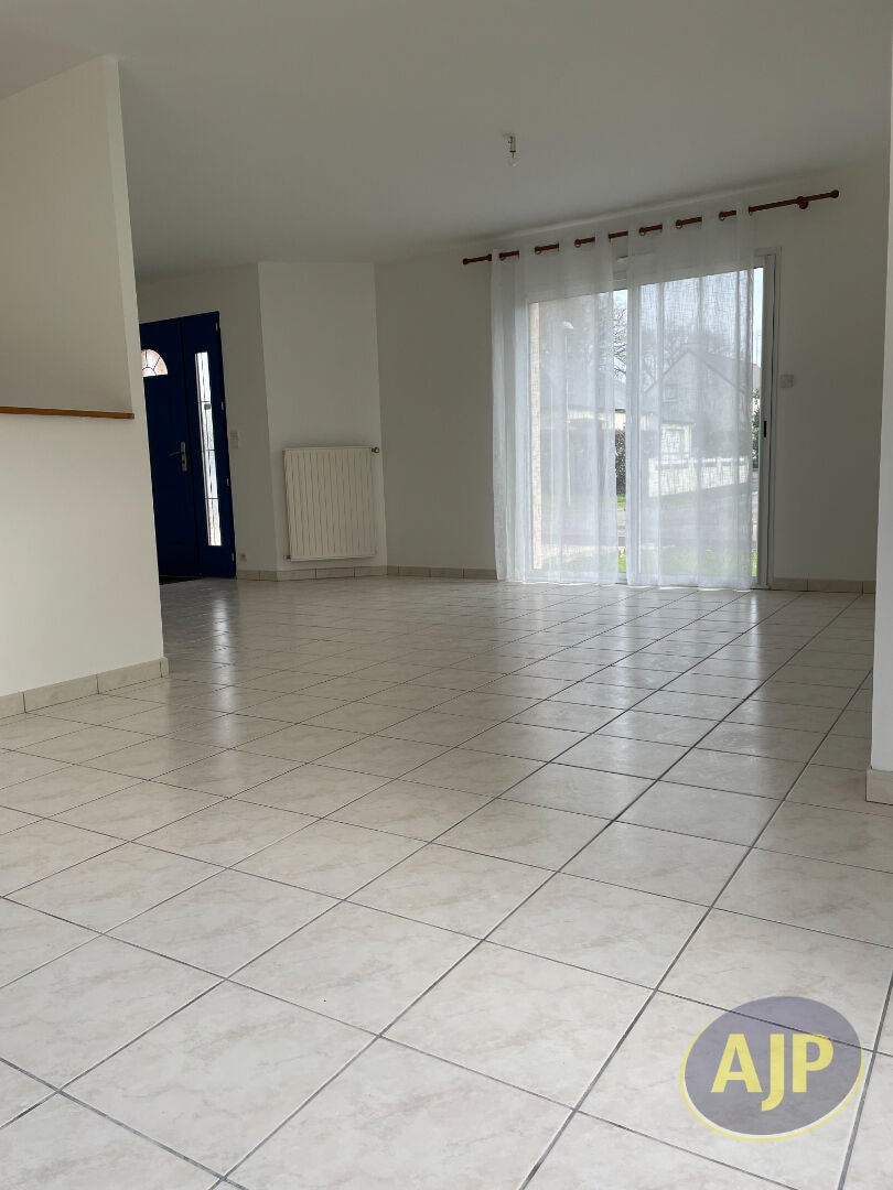 House D 147 in Selles-Saint-Denis