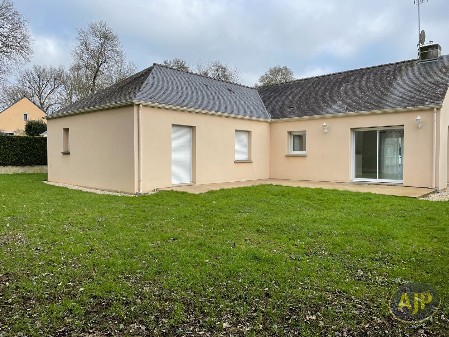 House D 147 in Selles-Saint-Denis