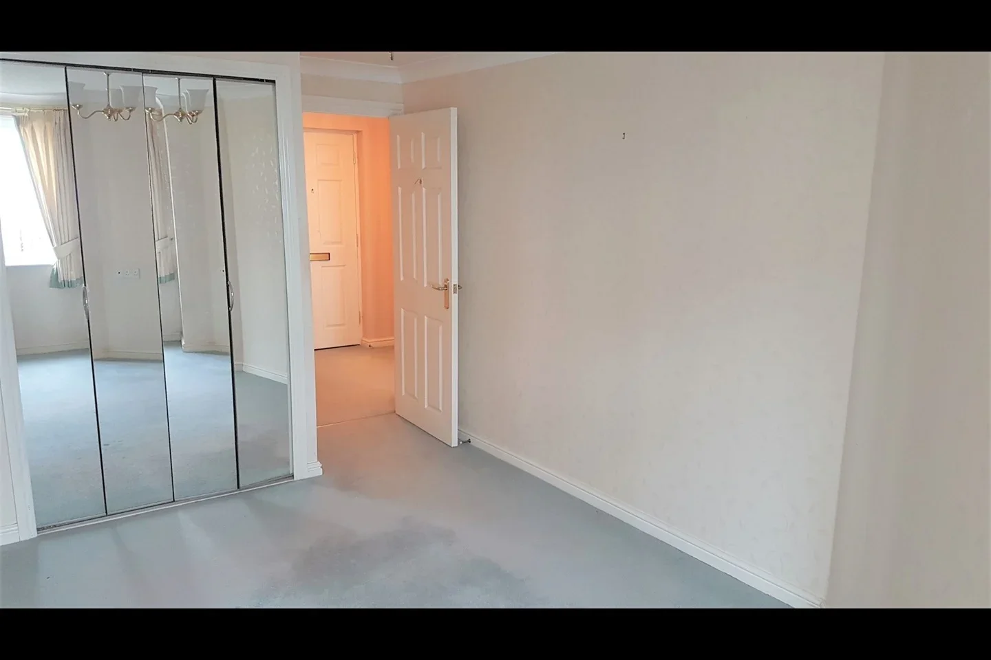 Flat Leicester Road in Greater London