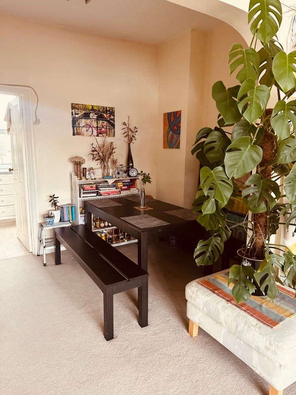 Room Upper Richmond Road West in Greater London