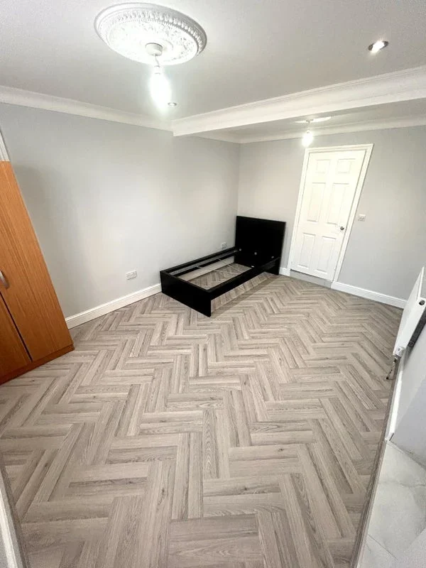 Flat Gerard Gardens in Greater London