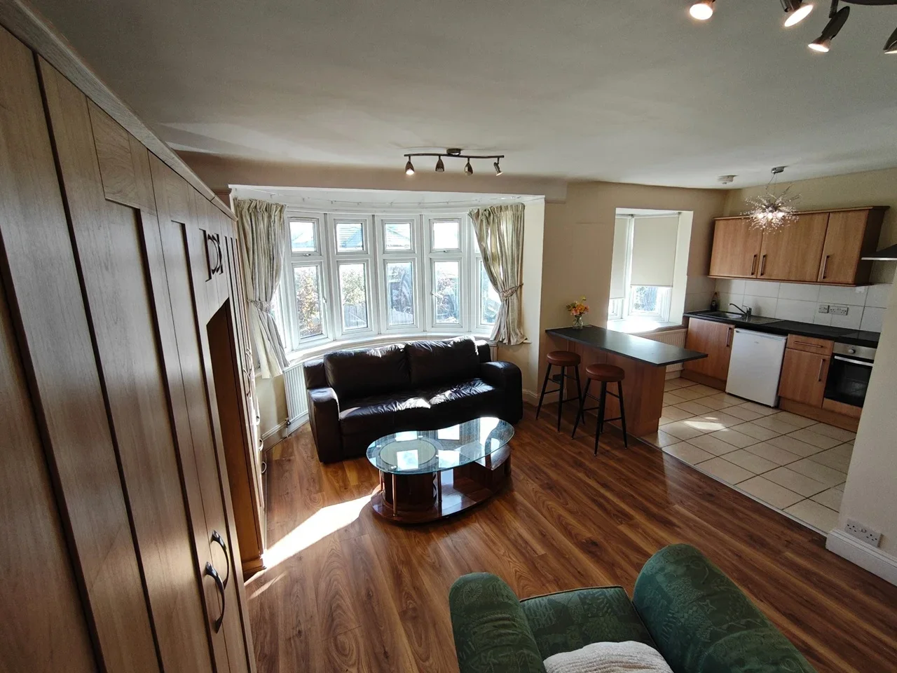 Flat Peterborough Gardens in Greater London