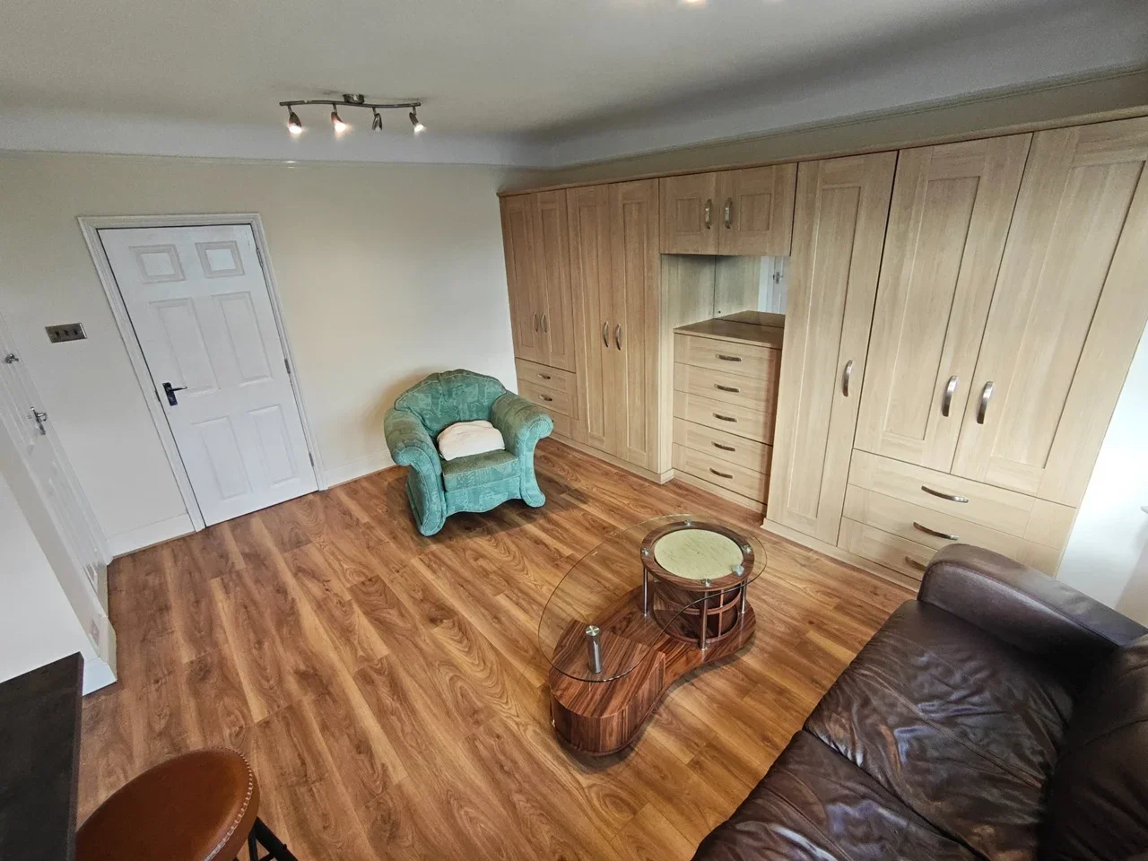 Flat Peterborough Gardens in Greater London