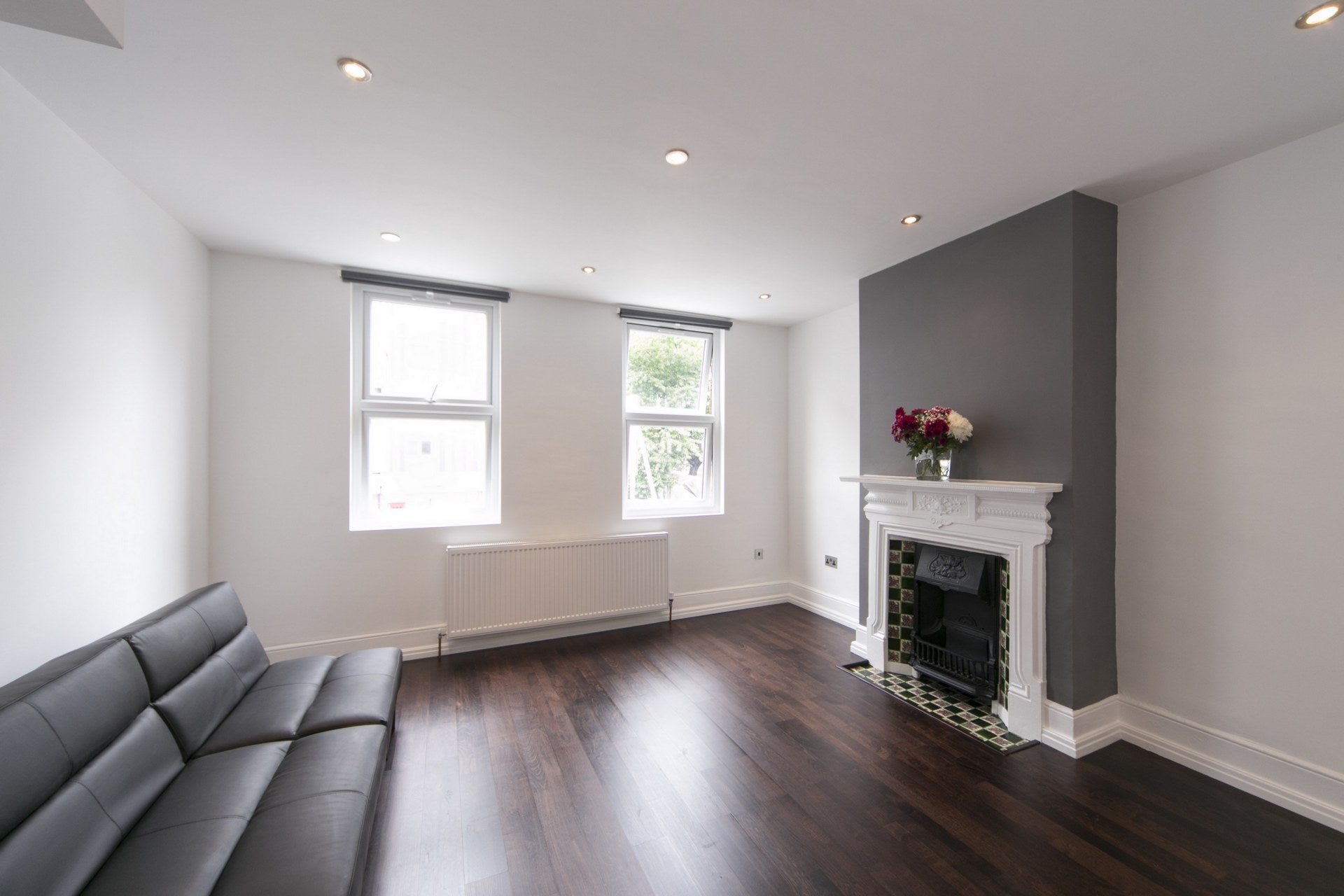 Flat Morning Lane in Greater London
