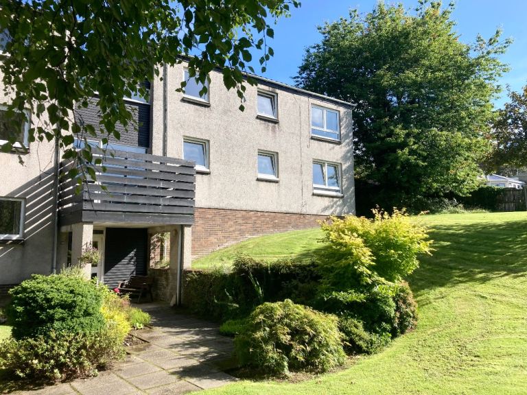 Flat Woodlands Street in Milngavie